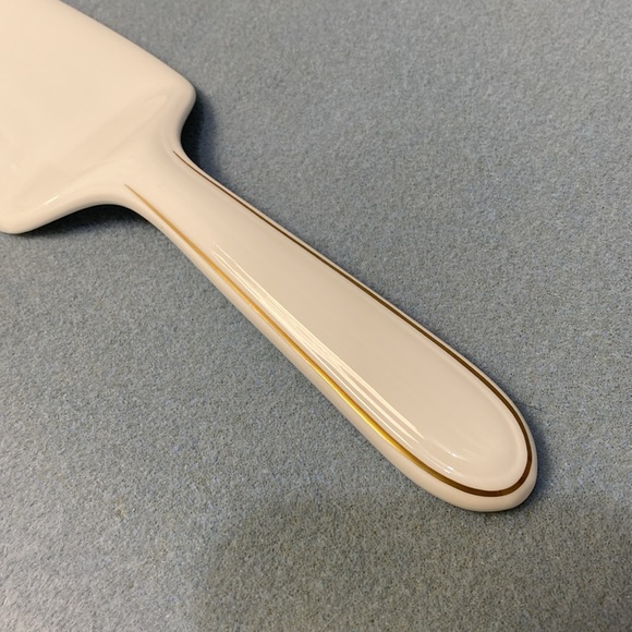 Cake Server CHRISTOPHER STUART BONE CHINA ROYAL WHITE CAKE SERVER Y1010 - Picture 5 of 11